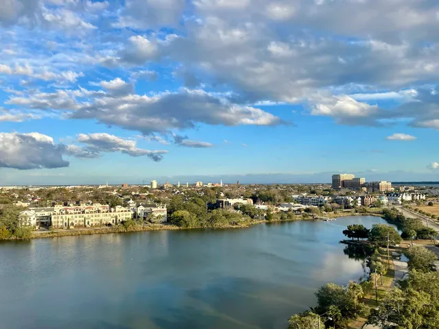 $2,550 | 14 Lockwood Drive, Unit 3B, Charleston, SC 29401