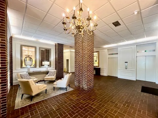 $2,550 | 14 Lockwood Drive, Unit 3B, Charleston, SC 29401