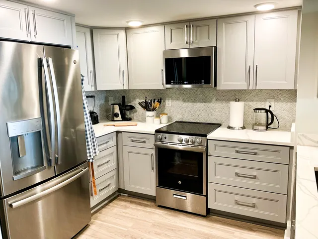 $2,550 | 14 Lockwood Drive, Unit 3B, Charleston, SC 29401