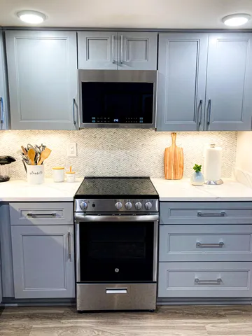 $2,550 | 14 Lockwood Drive, Unit 3B, Charleston, SC 29401