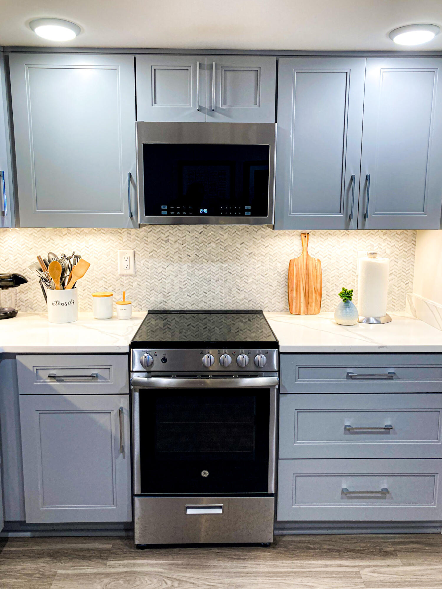 14 Lockwood Drive, Unit 3B Charleston, SC 29401 - Photo 8 of 33 Kitchen 6