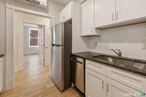 $1,900 | 1355 Main Street, Unit 204, Hartford, CT 06103