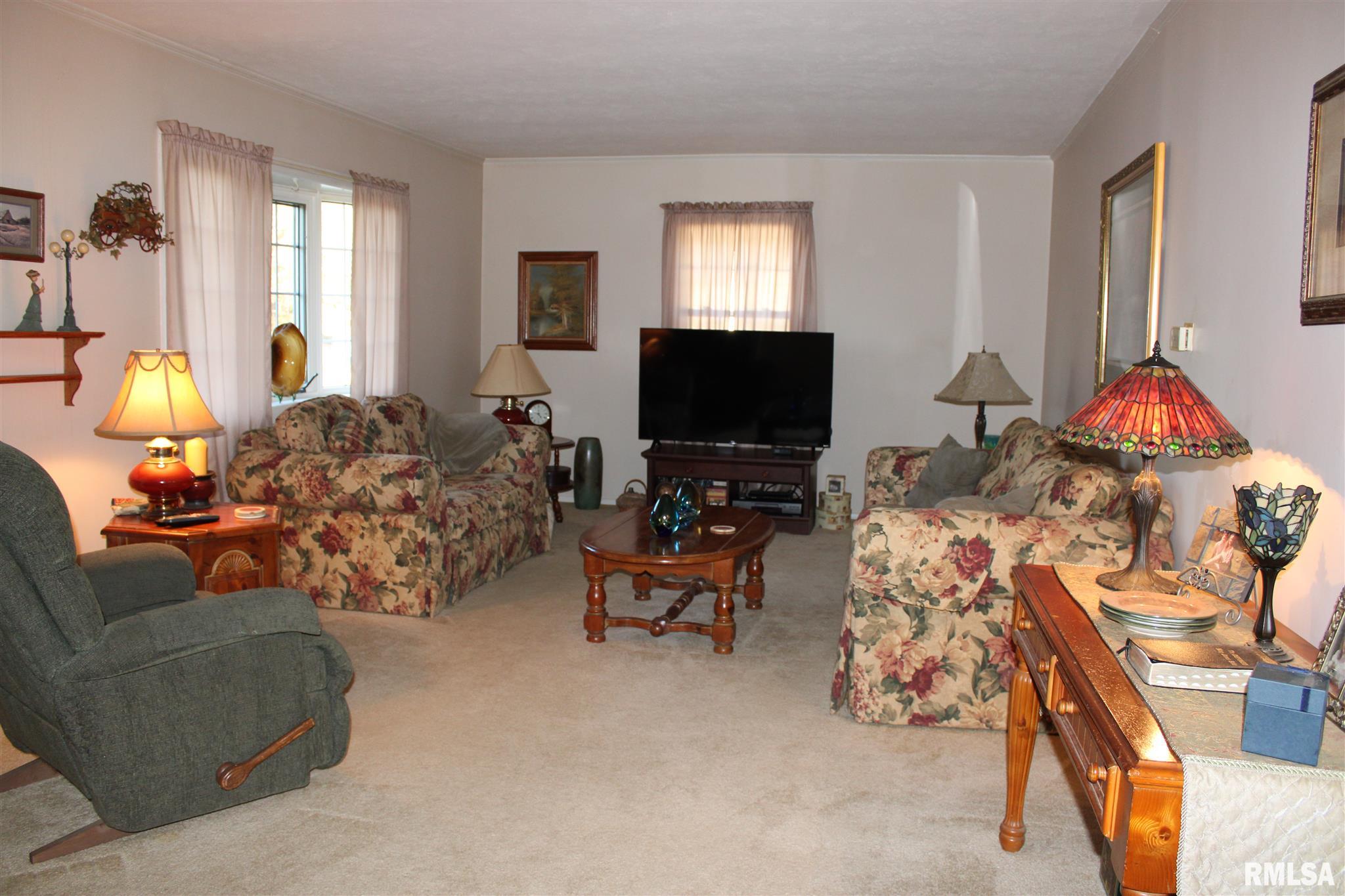 2926 Vigal Road Springfield, IL 62712 - Photo 2 of 26