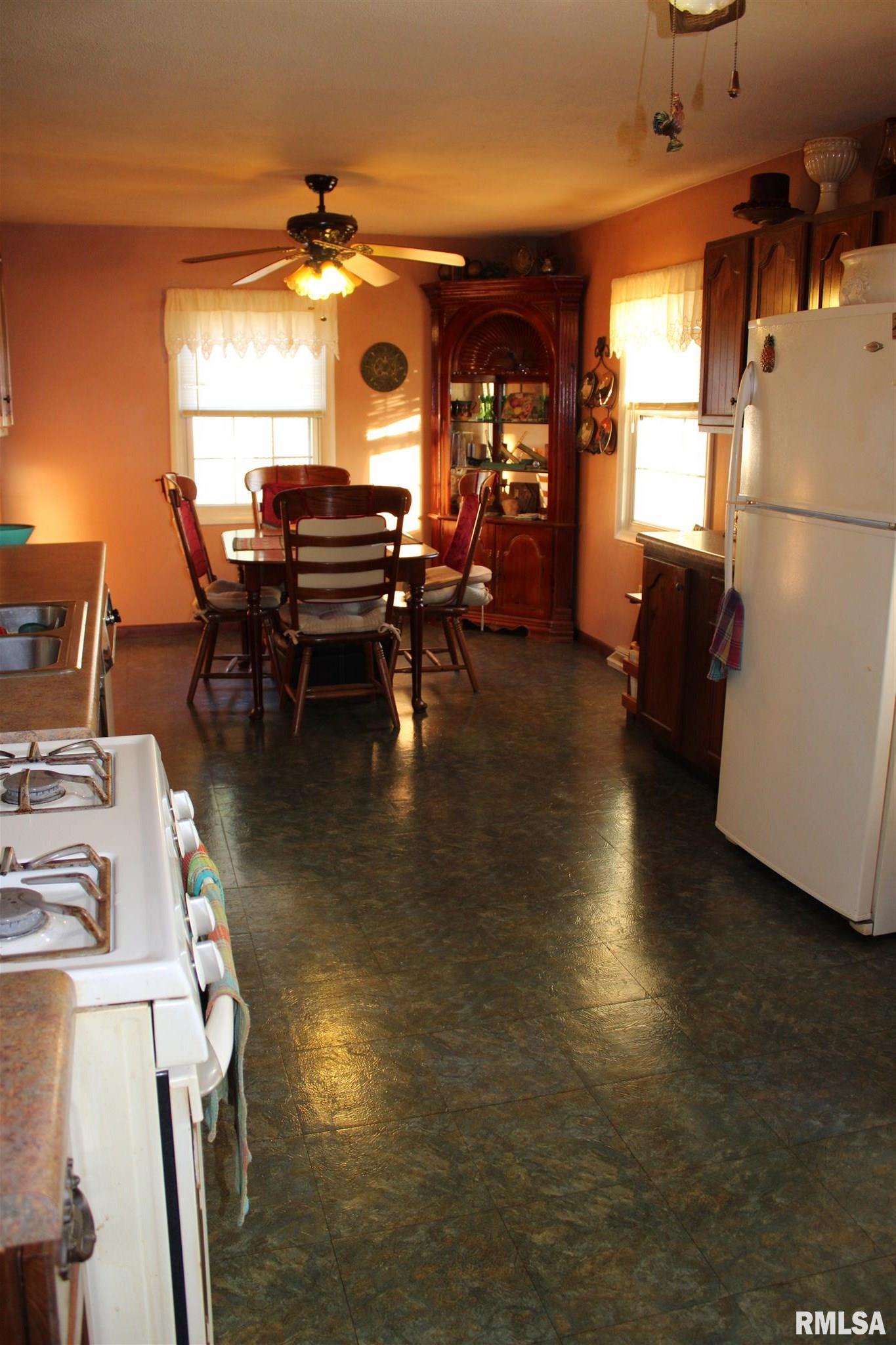 2926 Vigal Road Springfield, IL 62712 - Photo 4 of 26