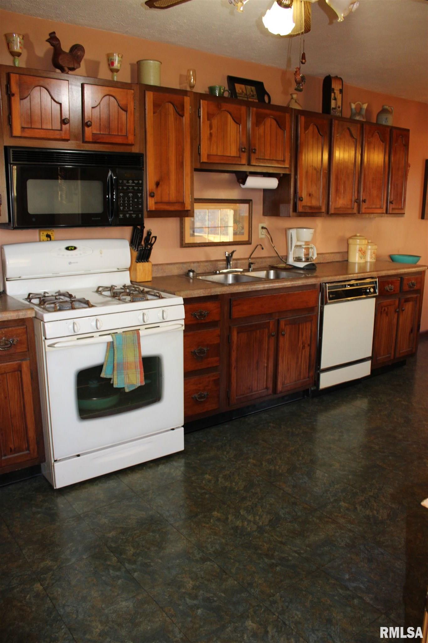 2926 Vigal Road Springfield, IL 62712 - Photo 6 of 26