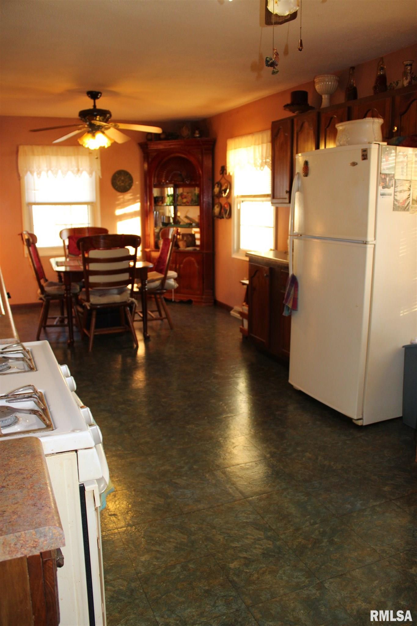 2926 Vigal Road Springfield, IL 62712 - Photo 7 of 26