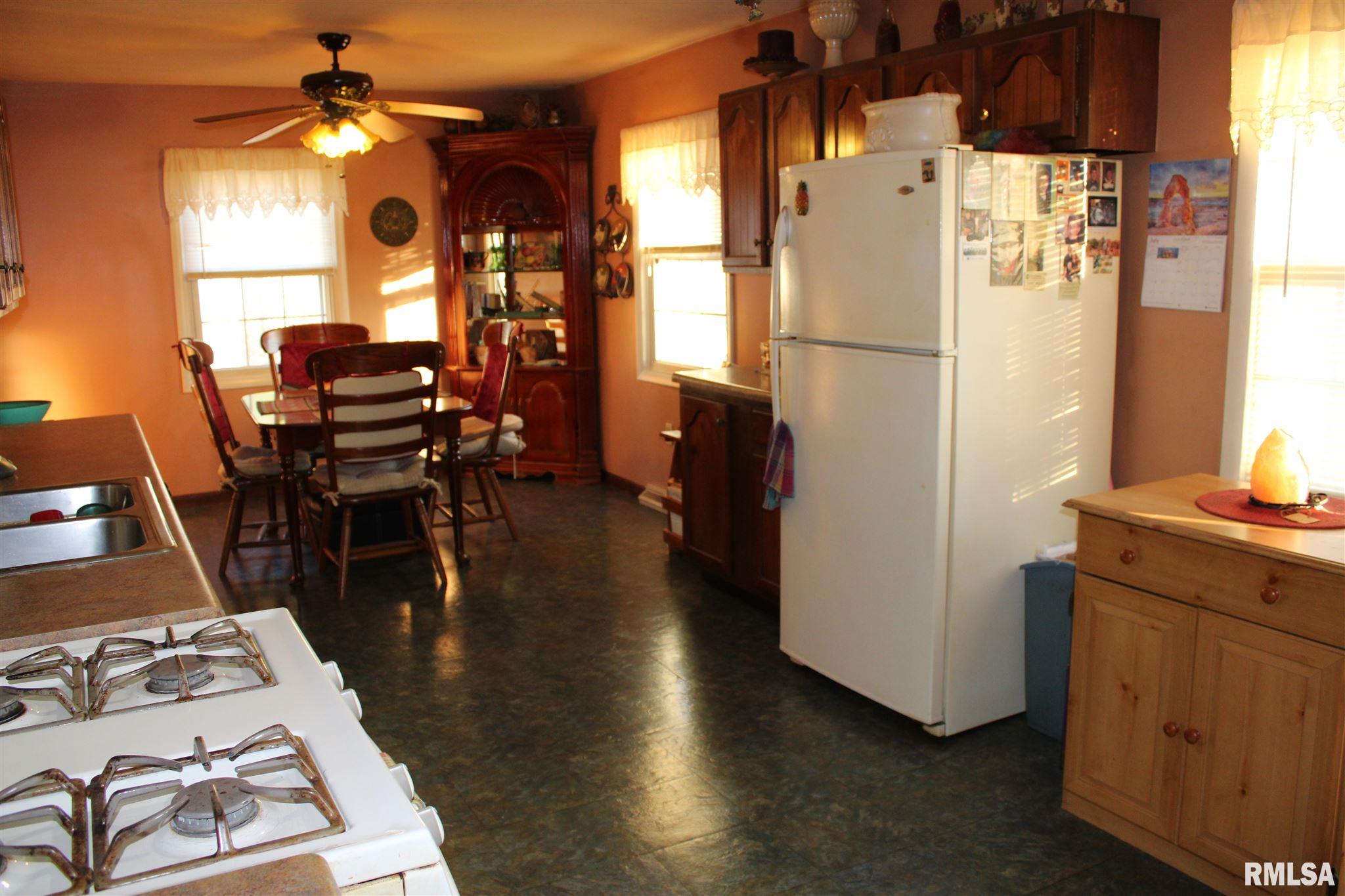 2926 Vigal Road Springfield, IL 62712 - Photo 8 of 26