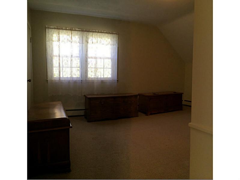 18 Crest Road North Smithfield, RI 02896 - Photo 14 of 18 Den/Family/Great Room.