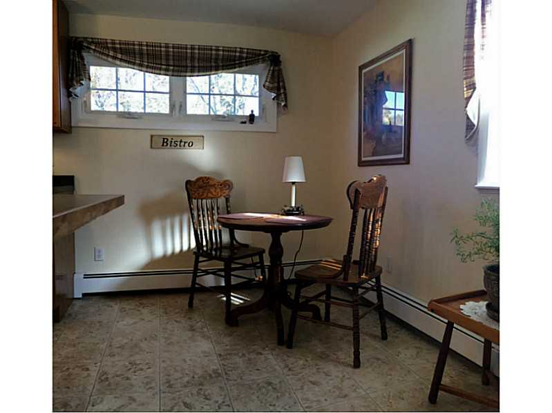 18 Crest Road North Smithfield, RI 02896 - Photo 7 of 18 Kitchen.