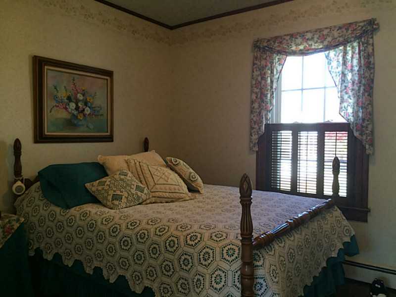 18 Crest Road North Smithfield, RI 02896 - Photo 10 of 18 Bedroom.