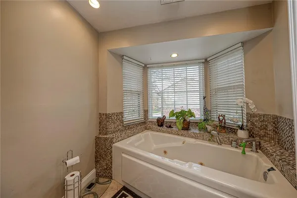 $315,800 | 136 Glenwood Drive, Monroeville, PA 15146
