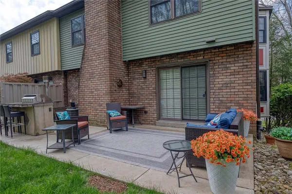 $315,800 | 136 Glenwood Drive, Monroeville, PA 15146