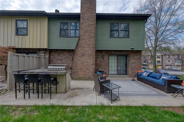 $315,800 | 136 Glenwood Drive, Monroeville, PA 15146