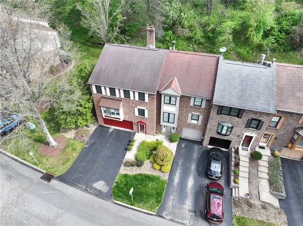 $315,800 | 136 Glenwood Drive, Monroeville, PA 15146