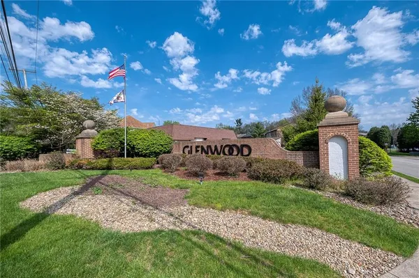 $315,800 | 136 Glenwood Drive, Monroeville, PA 15146