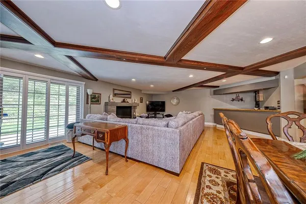 $315,800 | 136 Glenwood Drive, Monroeville, PA 15146