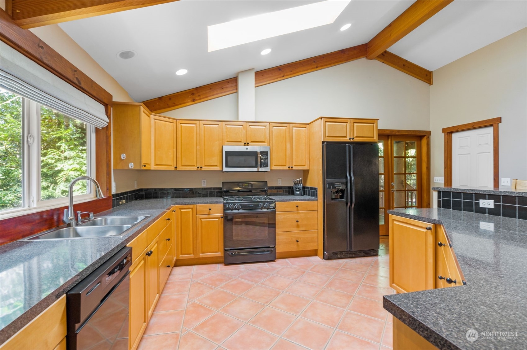 2088 Academy Road Bellingham, WA 98226 - Photo 12 of 40 Gallery Image 12