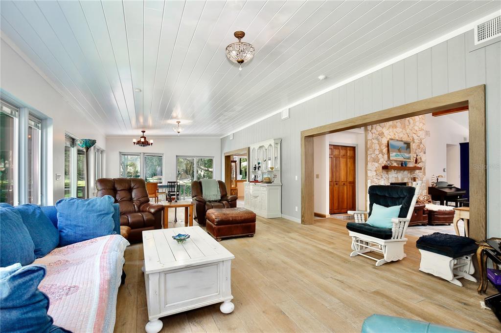 183 Parsons Road Longwood, FL 32779 - Photo 15 of 100 a living room with furniture and a large window
