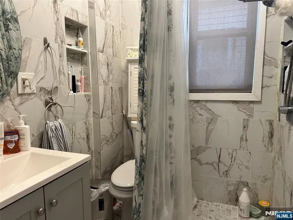 $2,600 | 70 Arthur Street, Clifton, NJ 07011