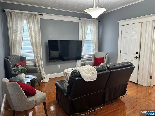 $2,600 | 70 Arthur Street, Clifton, NJ 07011