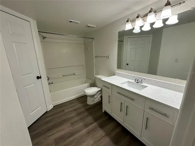 $1,400 | 5077 Park Central Drive, Unit 1532, Orlando, FL 32839