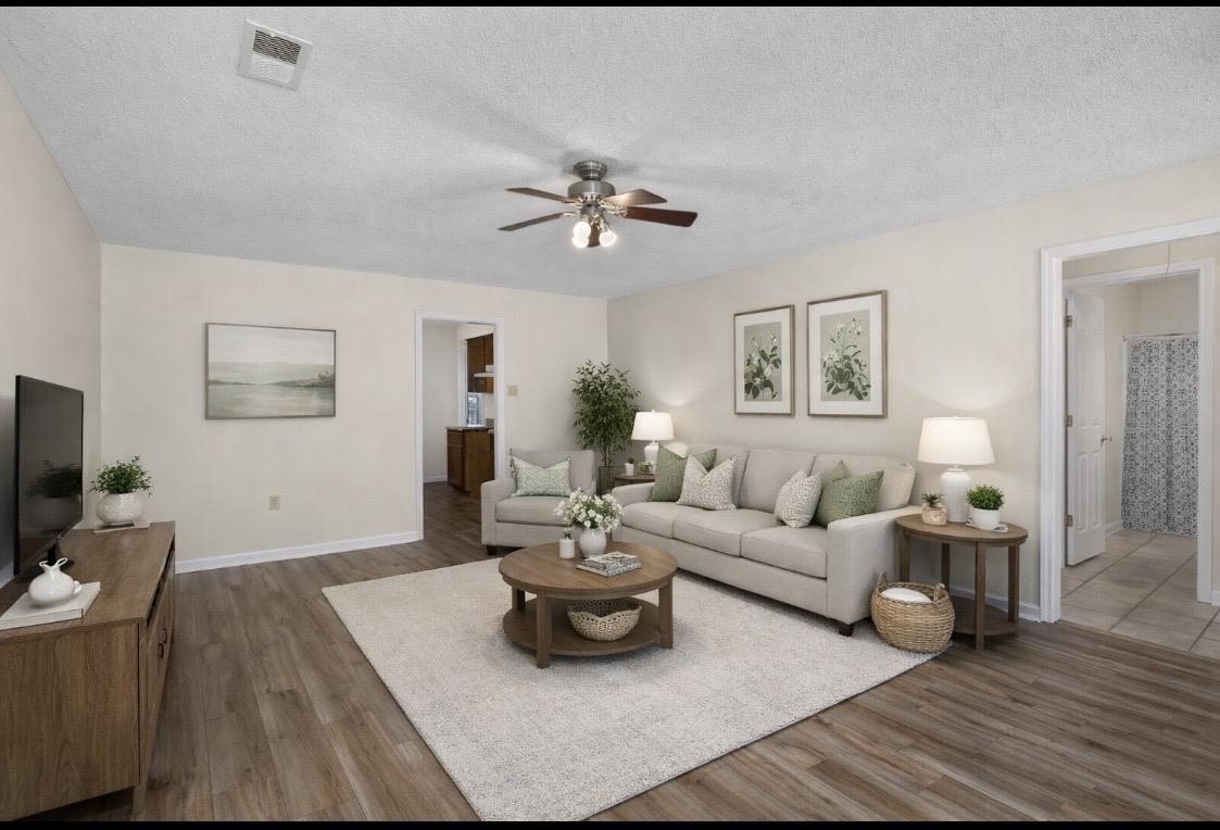 212 Feezor Street Covington, TN 38019 - Photo 5 of 31 a living room with furniture