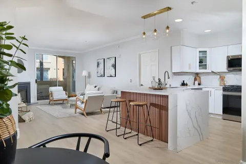 $950,000 | 12372 Carmel Country Road, Unit 207, San Diego, CA 92130