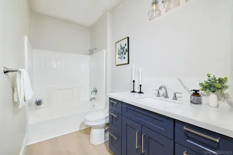 $950,000 | 12372 Carmel Country Road, Unit 207, San Diego, CA 92130