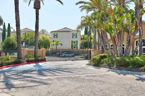 $950,000 | 12372 Carmel Country Road, Unit 207, San Diego, CA 92130