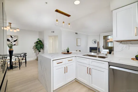 $950,000 | 12372 Carmel Country Road, Unit 207, San Diego, CA 92130