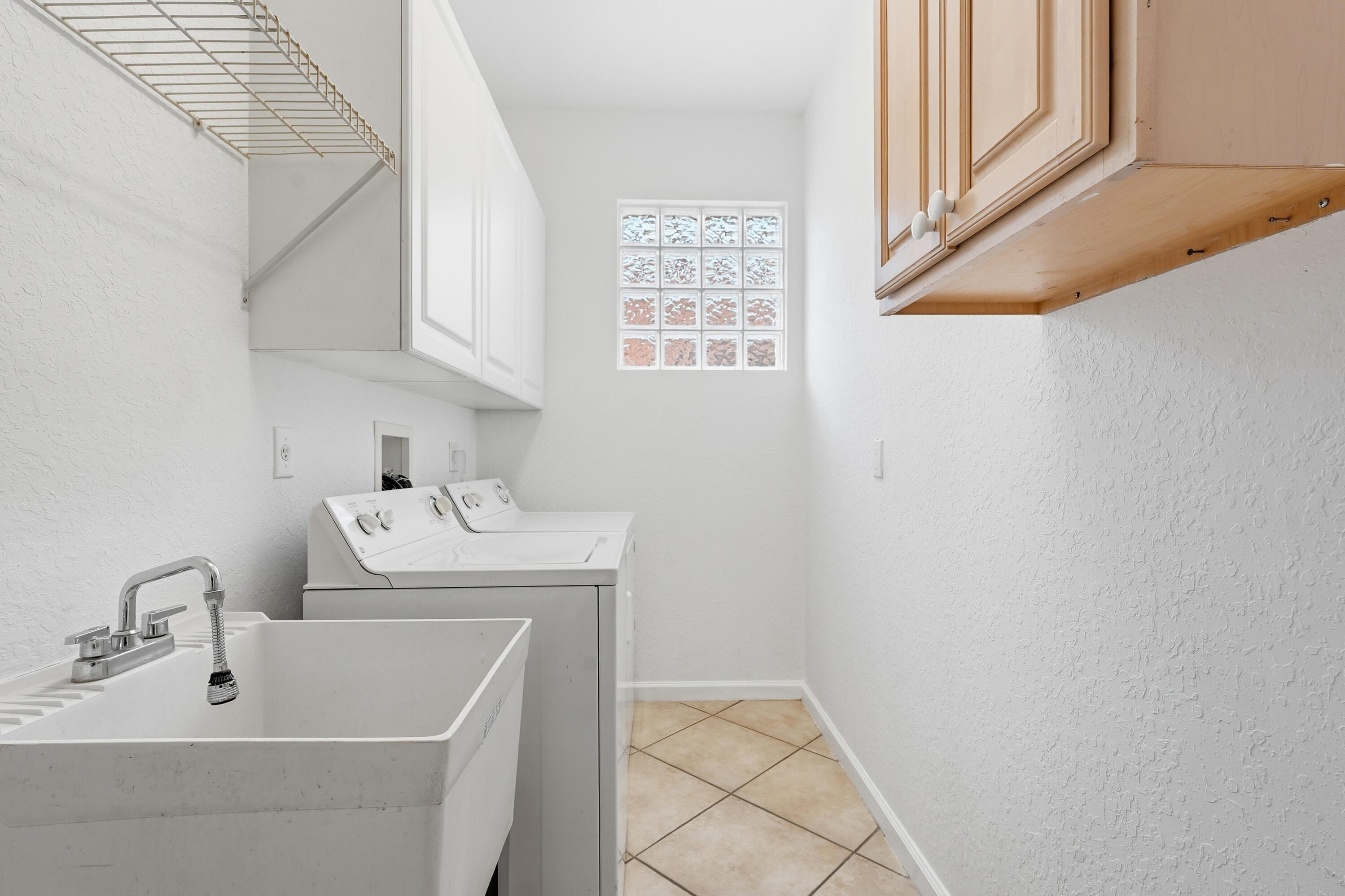 1275 Rose Gate Boulevard Riviera Beach, FL 33404 - Photo 35 of 45 35_dsc03489
