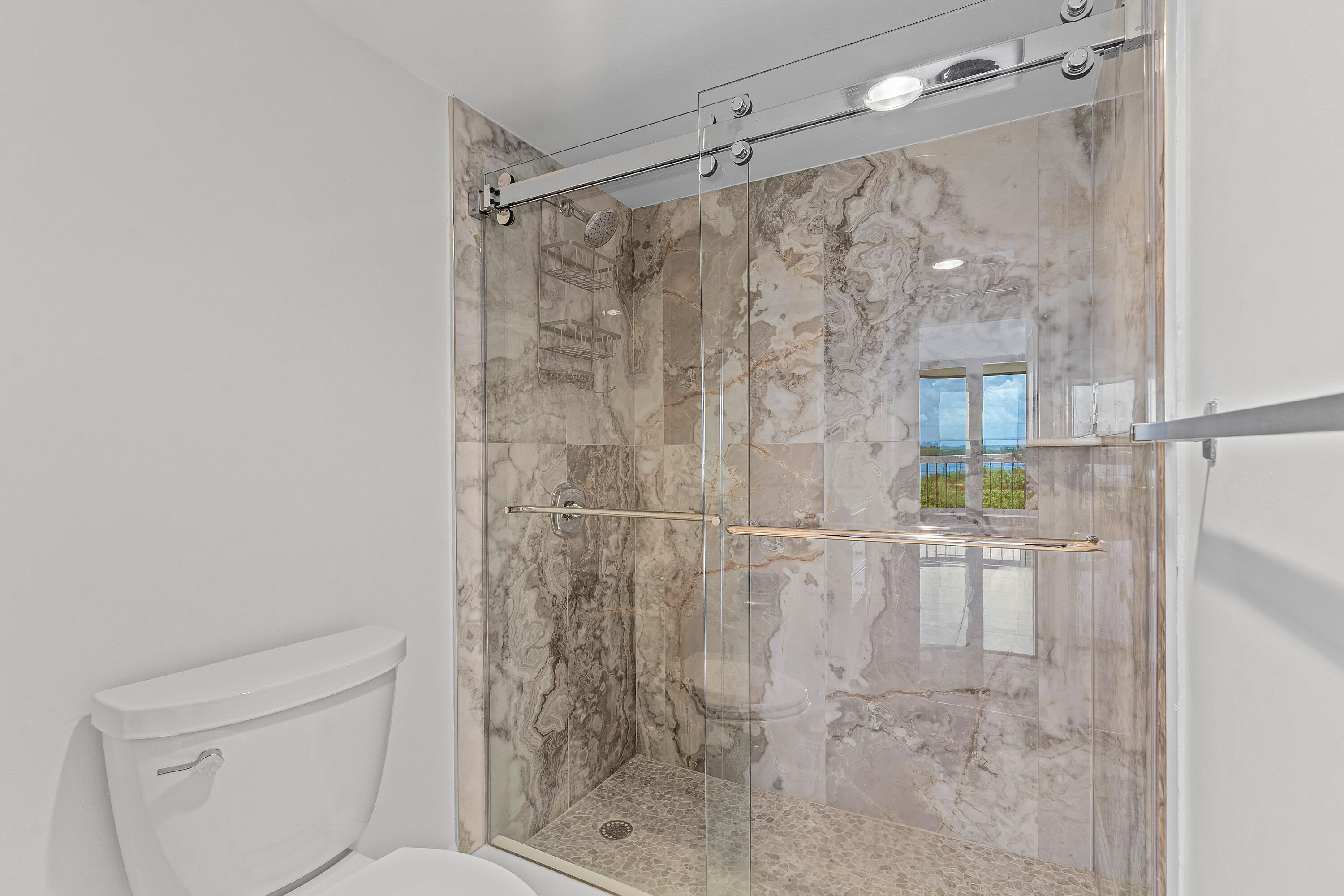 5380 North Ocean Drive, Unit 5A Riviera Beach, FL 33404 - Photo 24 of 38 Secondary Bathroom
