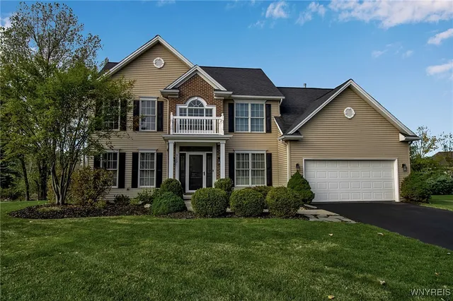 $679,900 | 4692 Brentwood Drive, Clarence, NY 14221