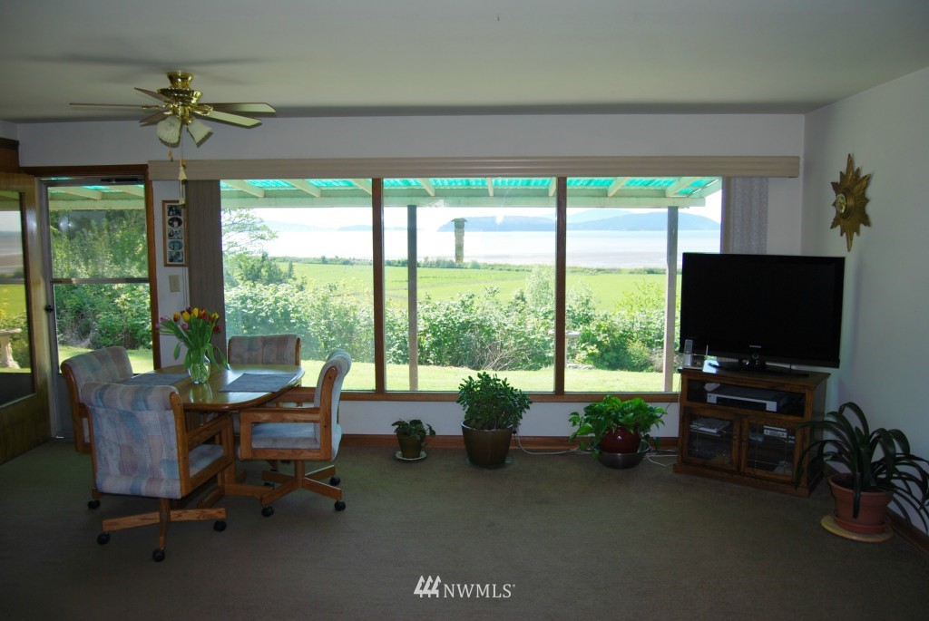 9166 Bayview Edison Road Bow, WA 98232 - Photo 4 of 15 Gallery Image 4