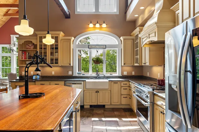 $1,099,000 | 175 Acorn Drive, Greenwood, ME 04219