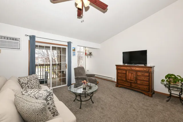 $1,550 | 505 Lawson School Road, Unit 4, Delavan, WI 53115