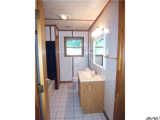 1979 Cape Hickory Road Hickory, NC 28601 - Photo 12 of 16 Gallery Image 12
