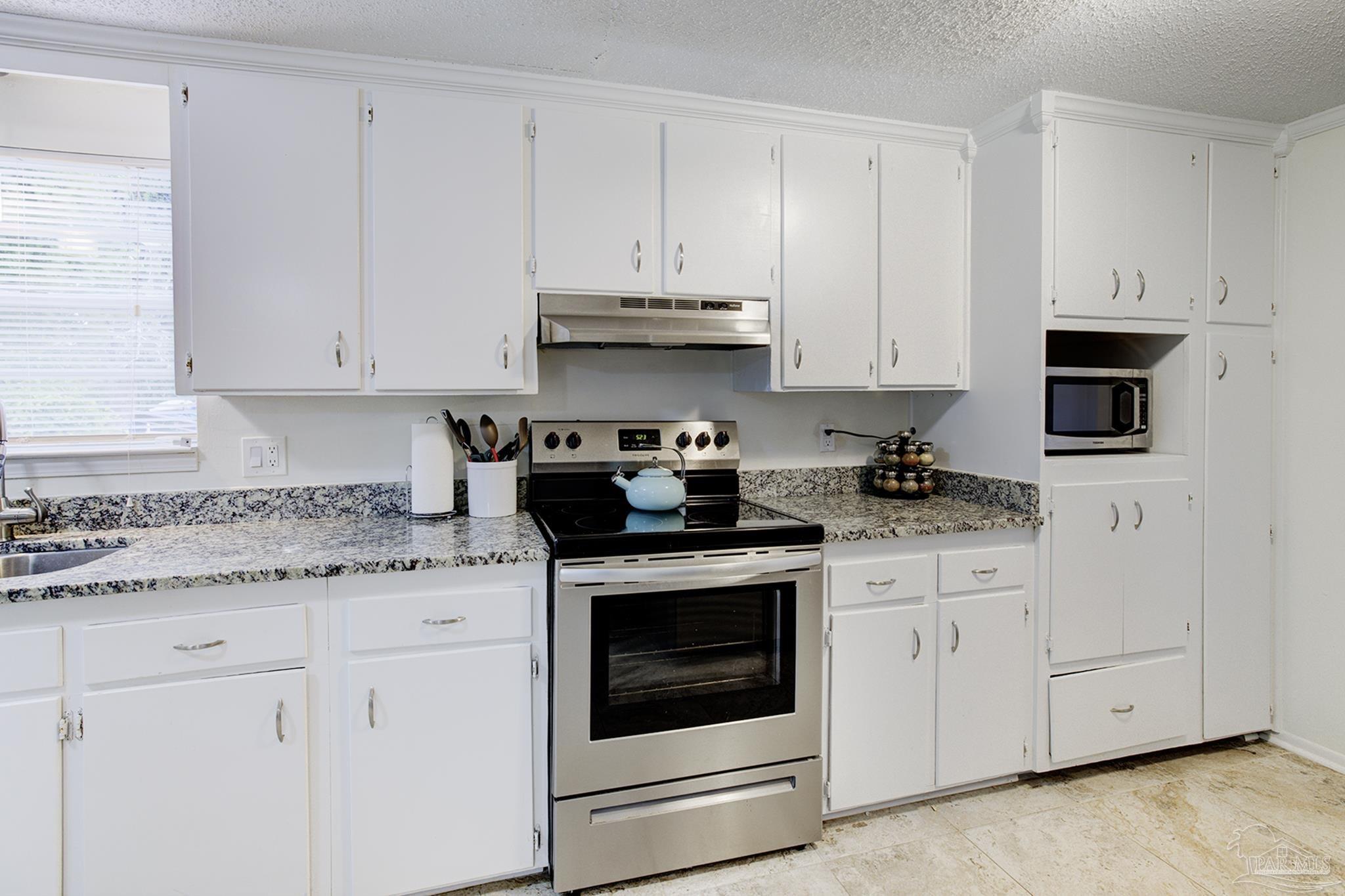 1018 West Gregory Street Pensacola, FL 32502 - Photo 11 of 29