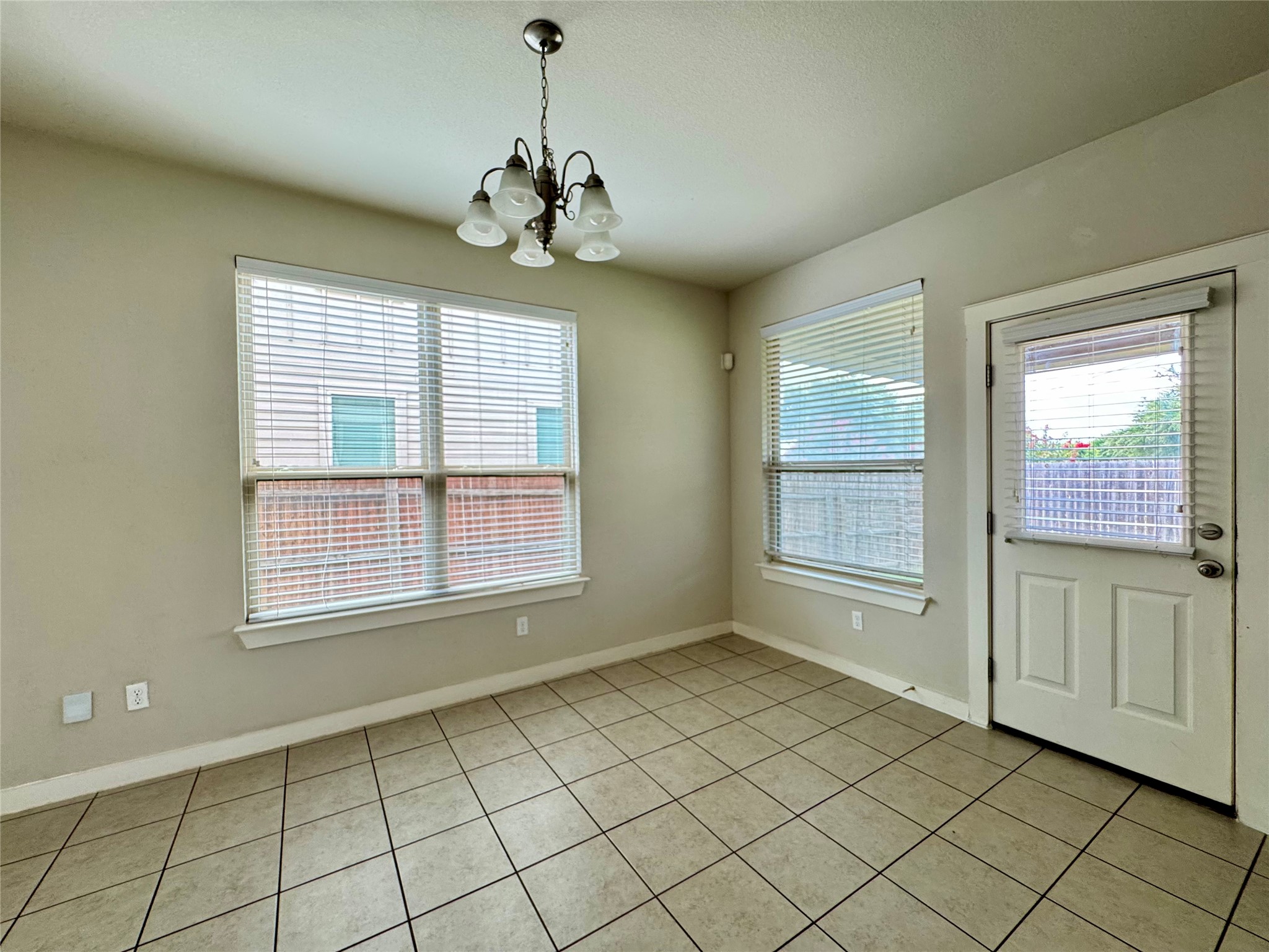 4016 Kenter Crossing Austin, TX 78728 - Photo 5 of 13