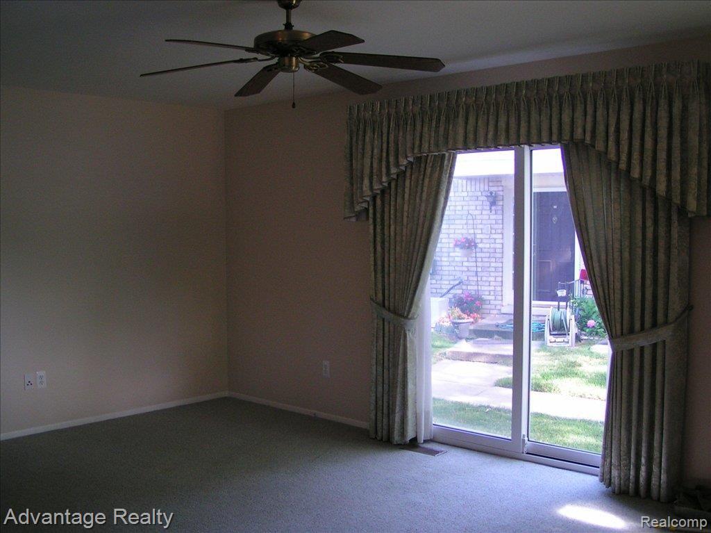 31044 Richert Street Fraser, MI 48026 - Photo 2 of 6 Richert 31044 LR