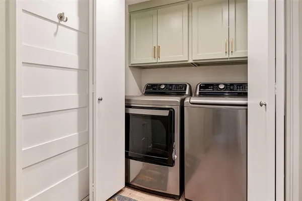 $825,000 | 513 Winding Shore Drive, Tool, TX 75143