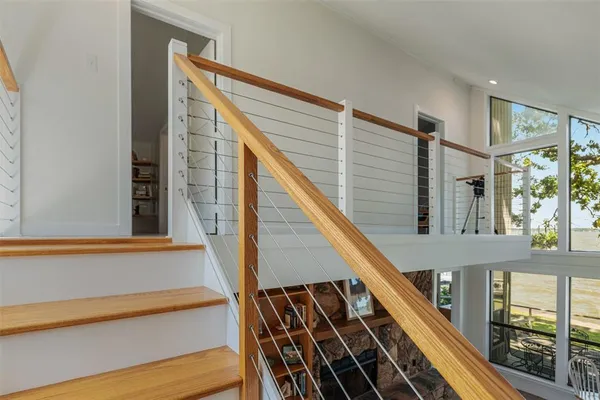 $825,000 | 513 Winding Shore Drive, Tool, TX 75143