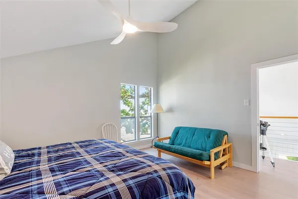 $825,000 | 513 Winding Shore Drive, Tool, TX 75143