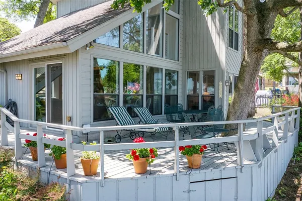 $825,000 | 513 Winding Shore Drive, Tool, TX 75143