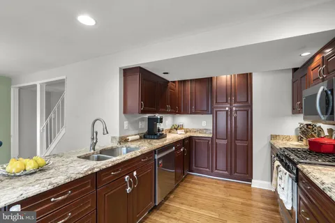 $510,000 | 7927 Central Park Circle, Alexandria, VA 22309
