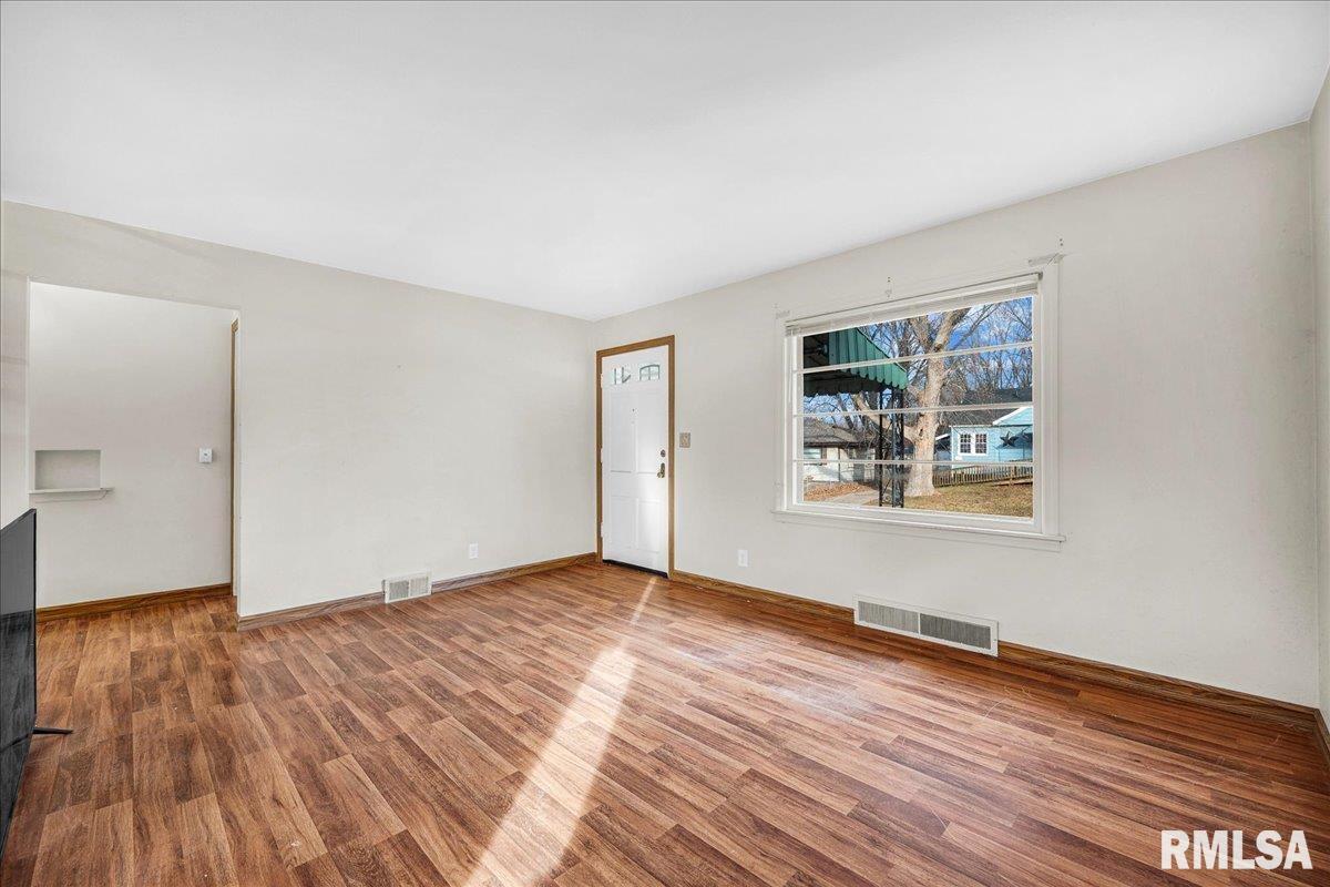 2304 West Proctor Street Peoria, IL 61605 - Photo 4 of 24