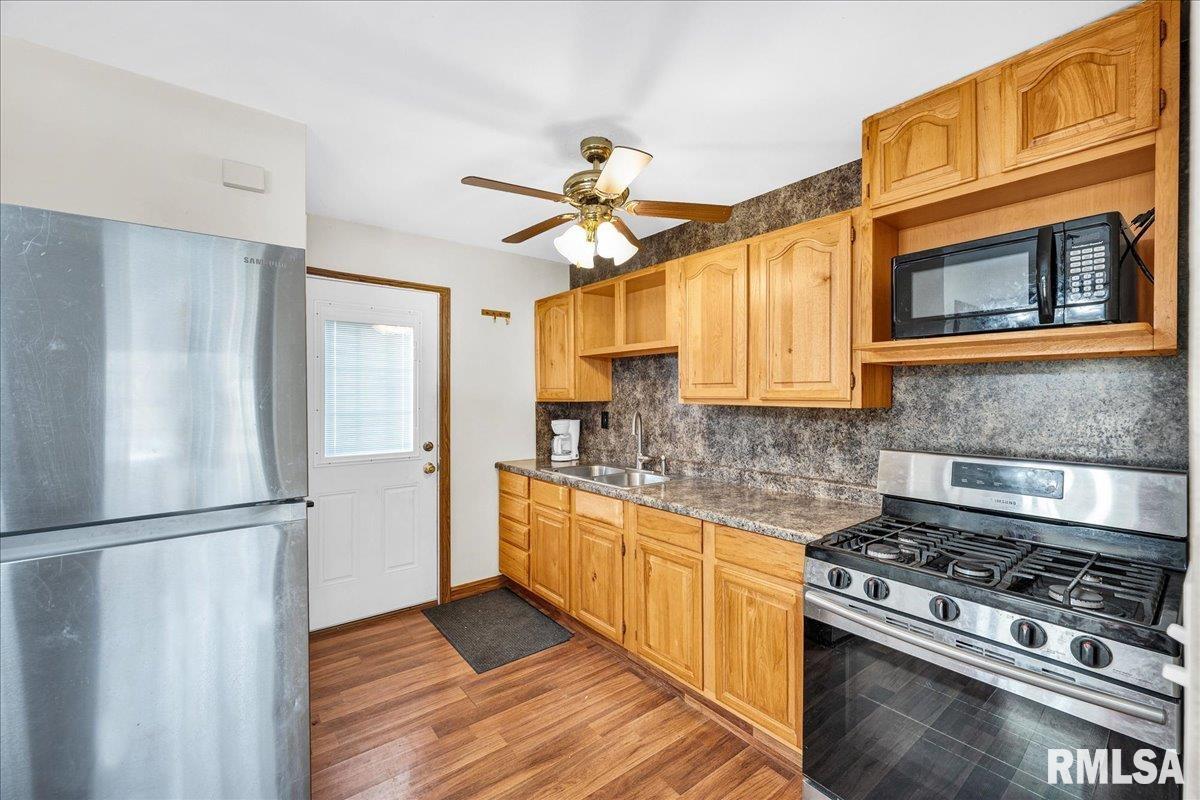 2304 West Proctor Street Peoria, IL 61605 - Photo 7 of 24