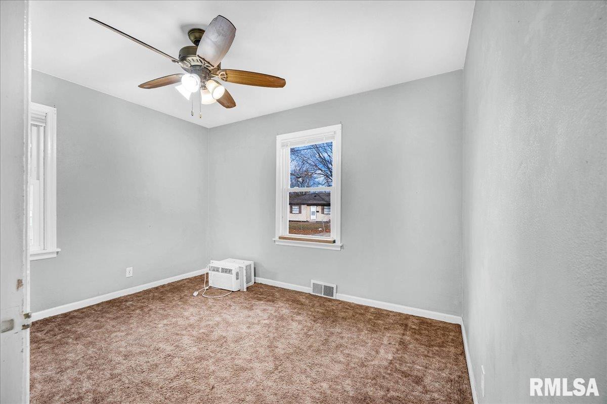 2304 West Proctor Street Peoria, IL 61605 - Photo 8 of 24