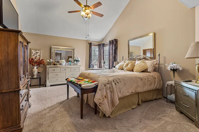 $425,000 | 22 West Maple Lane, Unit 22, Palos Heights, IL 60463