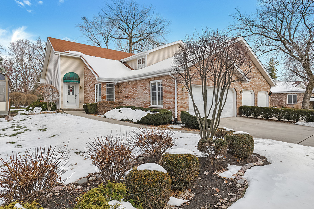 22 West Maple Lane, Unit 22 Palos Heights, IL 60463 - Photo 2 of 26